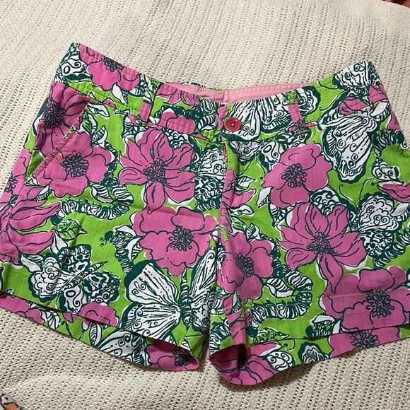 Lilly Pulitzer Floral Green and Pink Women's Shorts - Picture 1 of 5